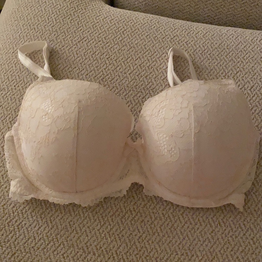 Victoria’s Secret Dream Angels full lace bra, white, 32DDD